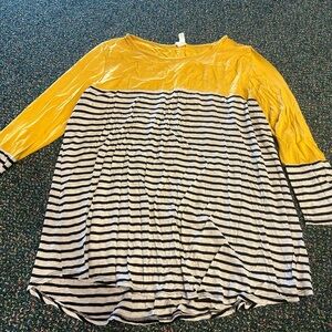 Lovely J Yellow & Black Striped Flowy Top 3X